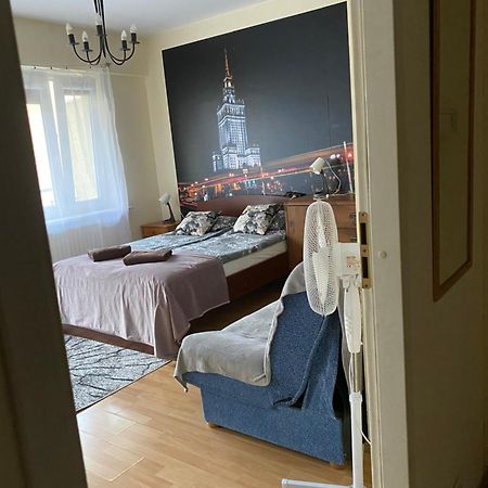 Zwykle Mieszkanie Na Wilenska, Trzy Przystanki Do Starego Miasta,Dwa Przystanki Do Szpitala Praskiego Warsaw Luaran gambar