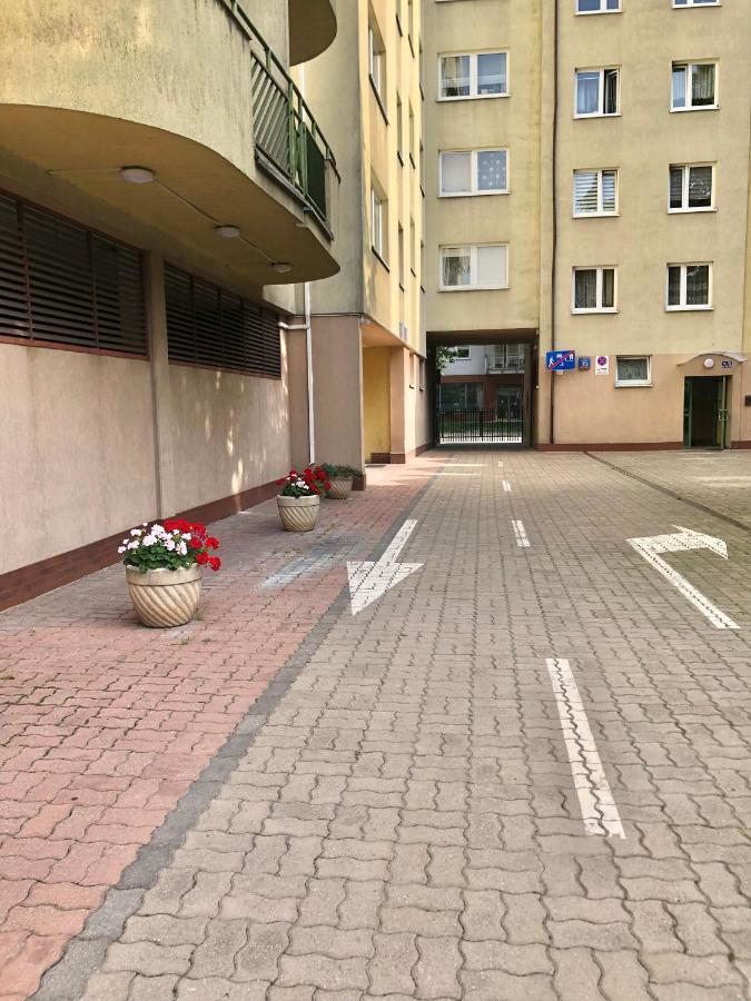 Zwykle Mieszkanie Na Wilenska, Trzy Przystanki Do Starego Miasta,Dwa Przystanki Do Szpitala Praskiego Warsaw Luaran gambar