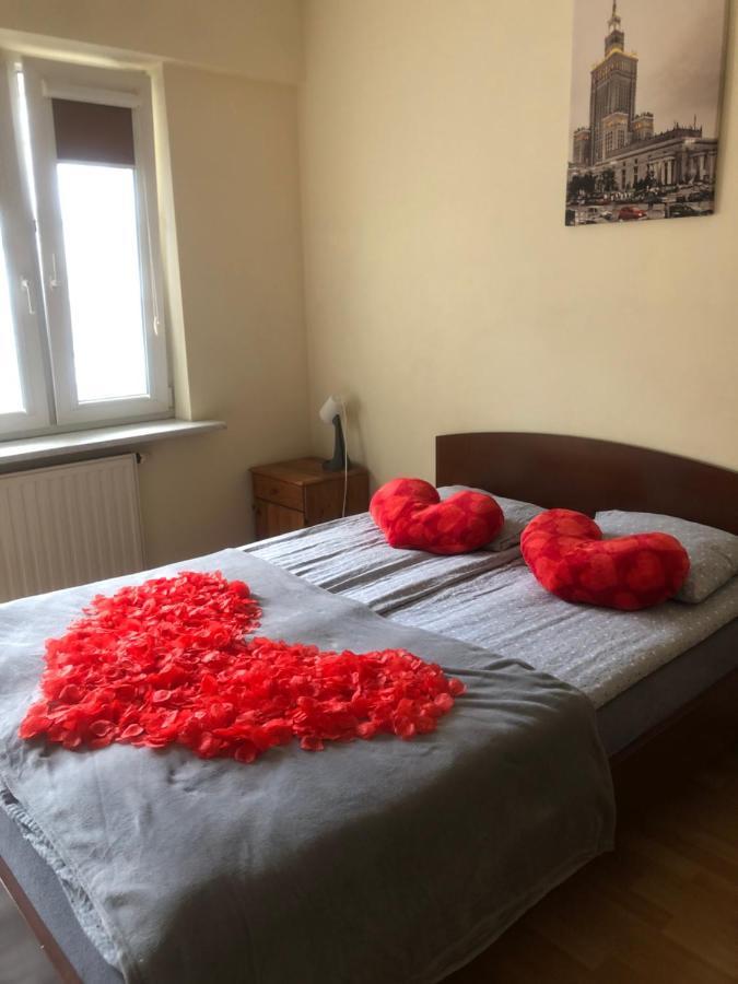 Zwykle Mieszkanie Na Wilenska, Trzy Przystanki Do Starego Miasta,Dwa Przystanki Do Szpitala Praskiego Warsaw Luaran gambar